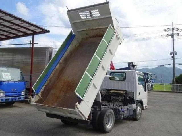 Isuzu Elf Truck 2023 — миниатюра 2