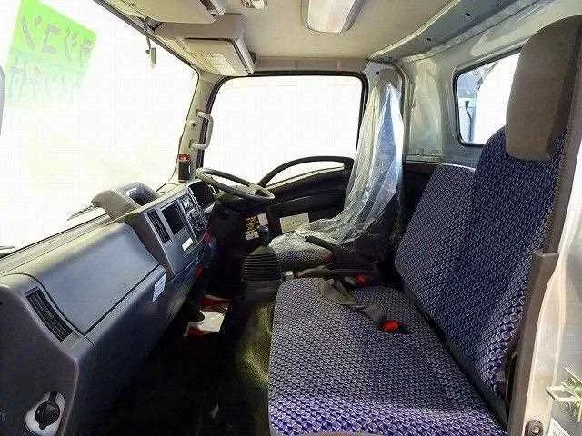 Isuzu Elf Truck 2023 — миниатюра 3