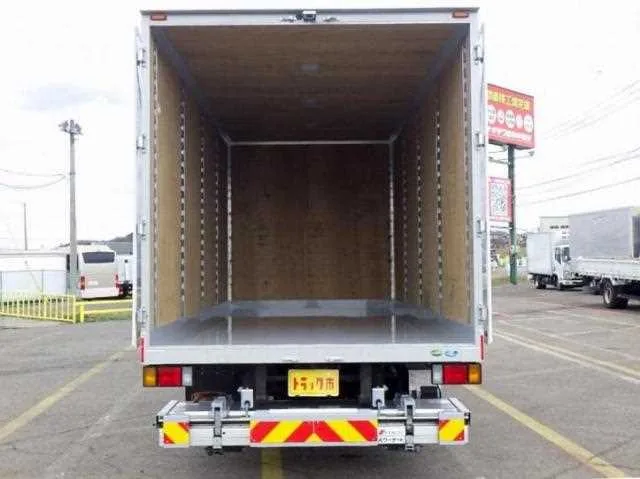 Isuzu Elf Truck 2022 — миниатюра 3