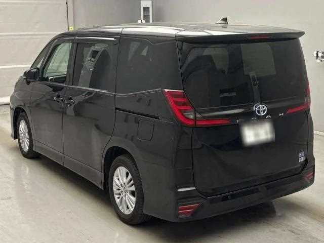 Toyota Noah 2023 — миниатюра 2