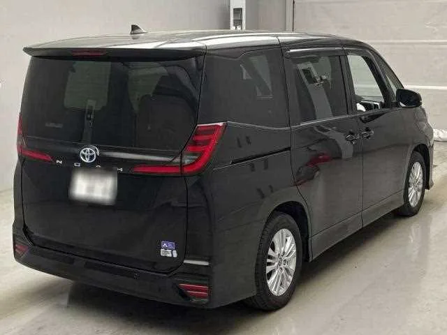 Toyota Noah 2023 — миниатюра 4