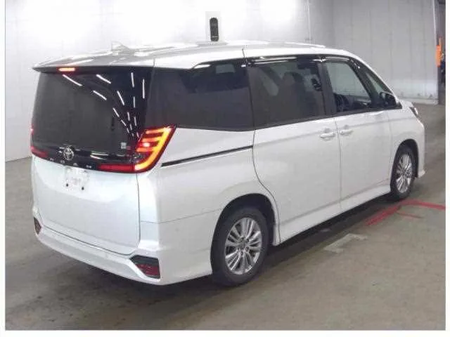 Toyota Noah 2022 — миниатюра 5