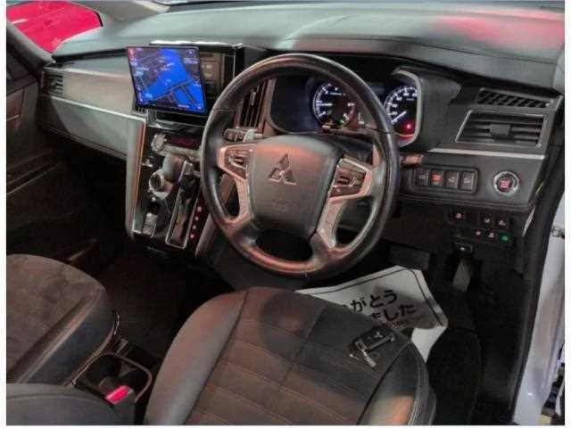 Mitsubishi Delica D:5 2023 — миниатюра 3