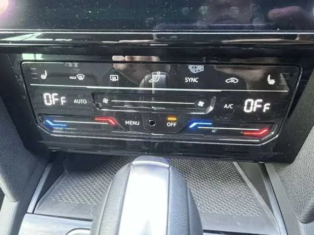 Volkswagen Passat Variant 2024 — миниатюра 3