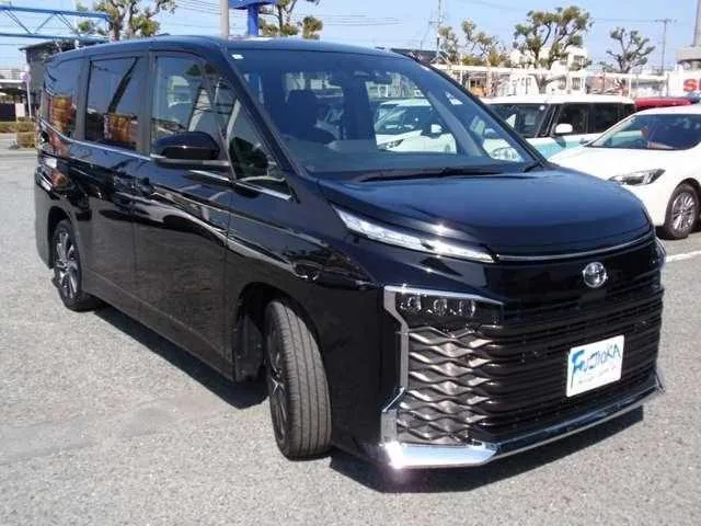 Toyota Voxy 2024 — миниатюра 5