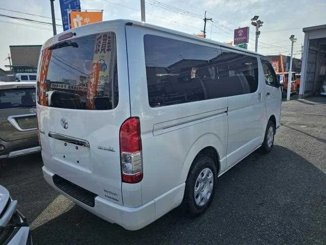 Toyota Hiace Van 2024 — миниатюра 2