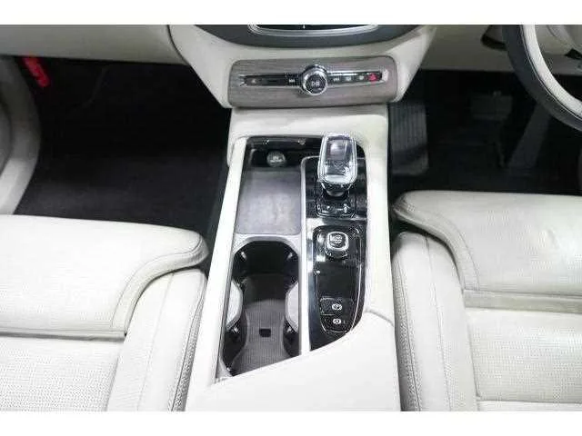 Volvo XC90 2023 — миниатюра 5