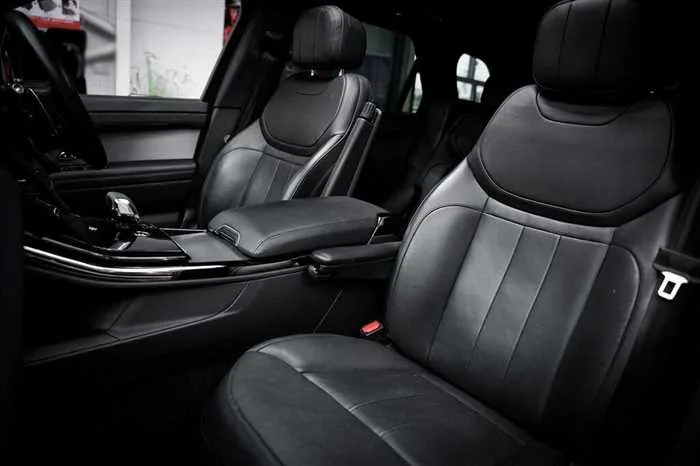 Land Rover Range Rover Sport AUTOMATIC DIESEL 2023 — миниатюра 4