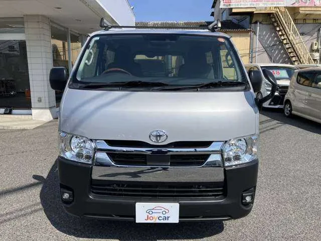 Toyota Hiace Van 2022 — миниатюра 3