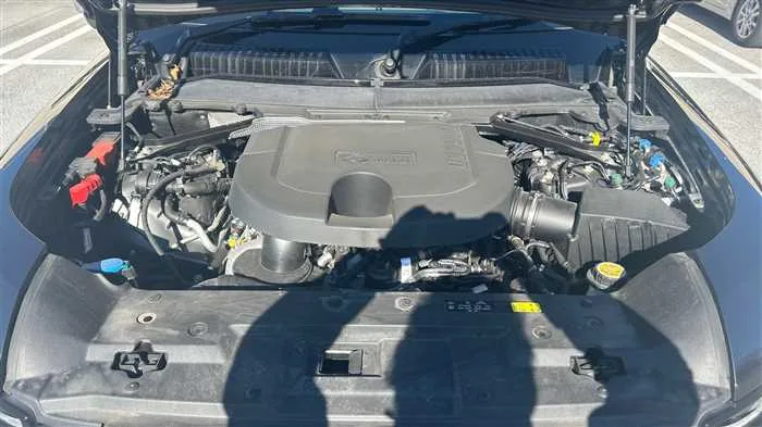 Land Rover Defender 110 X 3.0L D300 2023 — миниатюра 4