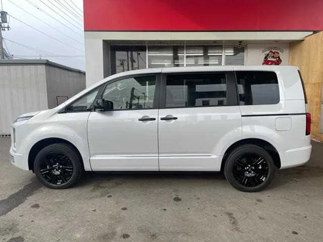 Mitsubishi Delica D:5 2025 — миниатюра 5