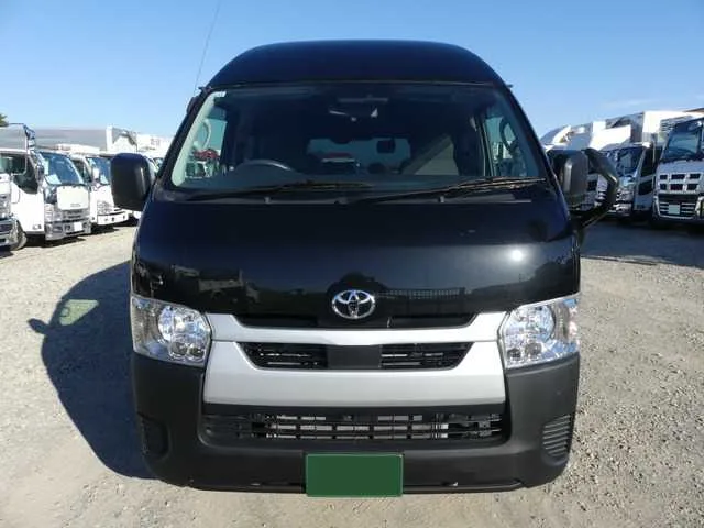 Toyota Hiace Van 2024 — миниатюра 2
