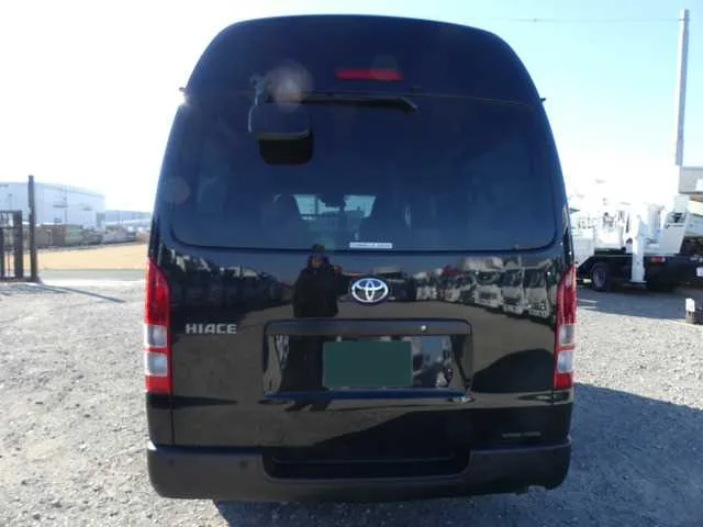 Toyota Hiace Van 2024 — миниатюра 3