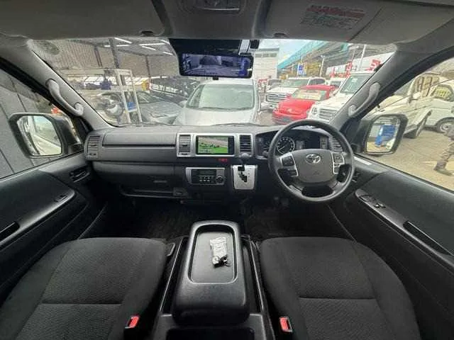 Toyota Hiace Van 2022 — миниатюра 2