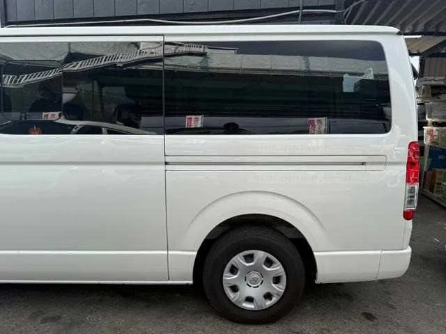Toyota Hiace Van 2022 — миниатюра 3