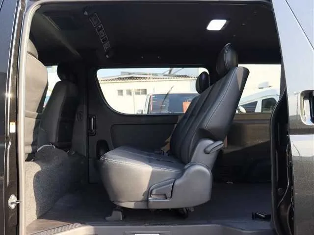 Toyota Hiace Van 2023 — миниатюра 4