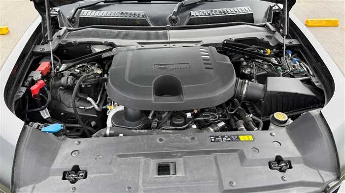 Land Rover Defender 110 X 3.0L D300 2024 — миниатюра 4