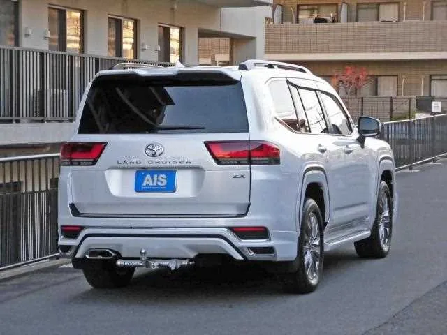 Toyota Land Cruiser 2023 — миниатюра 2
