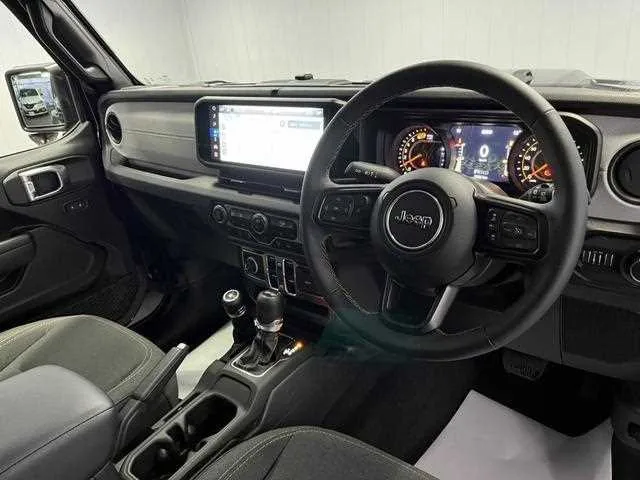 Jeep Wrangler 2025 — миниатюра 2
