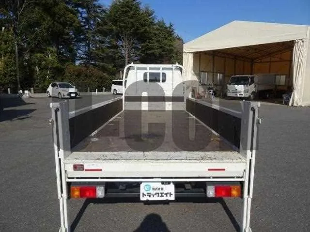 Hino Dutro 2024 — миниатюра 3