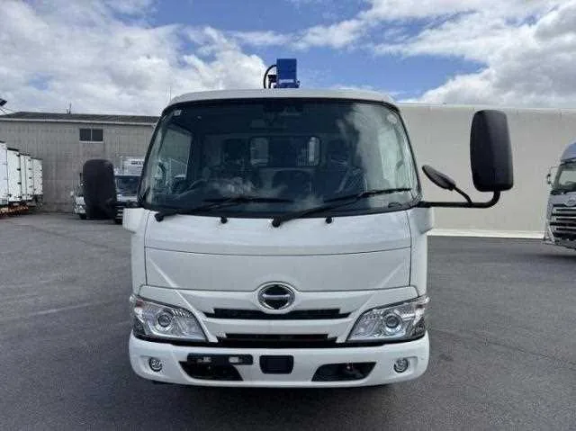 Hino Dutro 2024 — миниатюра 2