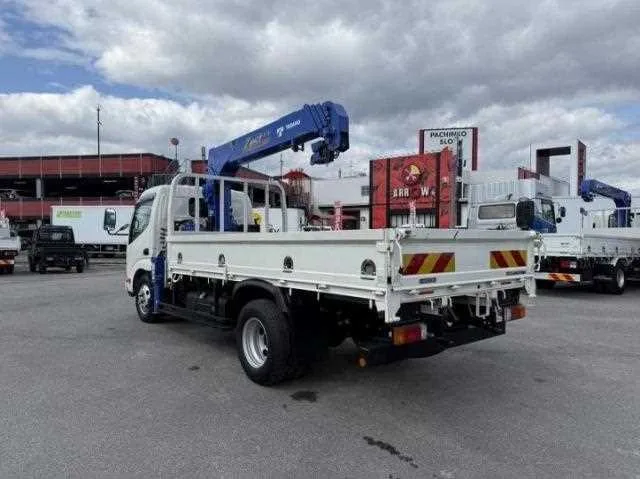 Hino Dutro 2024 — миниатюра 3
