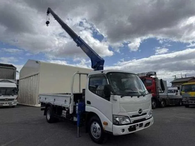 Hino Dutro 2024 — миниатюра 4