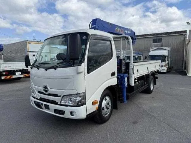 Hino Dutro 2024 — фото 1, купить с доставкой в Москву