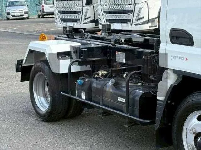 Mitsubishi Fuso Canter 2023 — миниатюра 5
