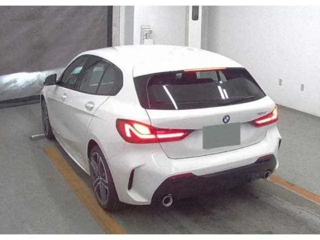 BMW 1 Series 2023 — миниатюра 2