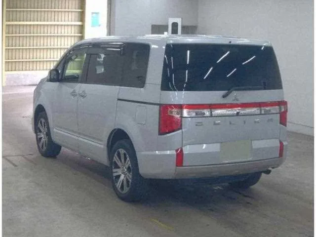Mitsubishi Delica D:5 4WD 2023 — миниатюра 2