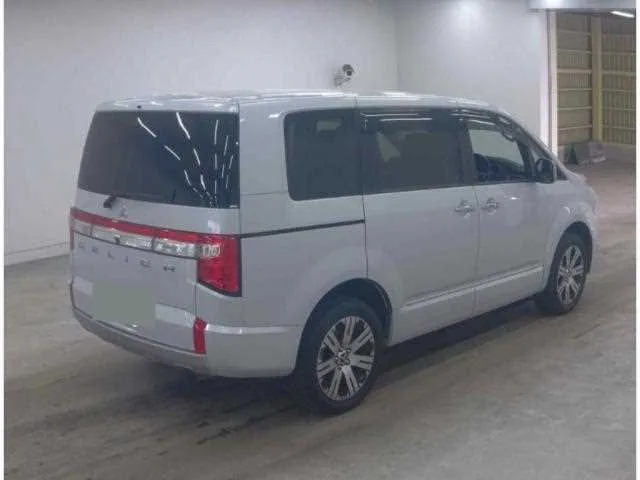 Mitsubishi Delica D:5 4WD 2023 — миниатюра 3