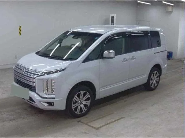Mitsubishi Delica D:5 4WD 2023 — фото 1, купить с доставкой в Москву