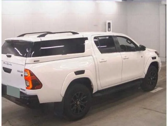 Toyota Hilux 2023 — миниатюра 2