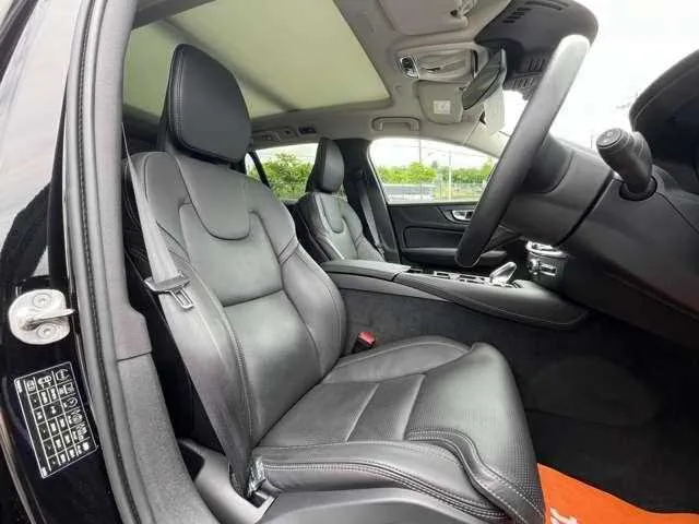 Volvo V60 2022 — миниатюра 2