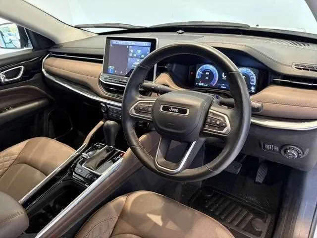 Jeep Commander 2025 — миниатюра 2