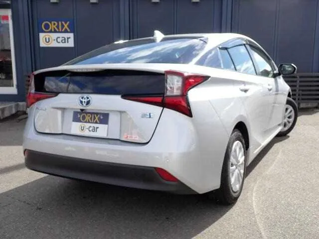 Toyota Prius 2022 — миниатюра 3