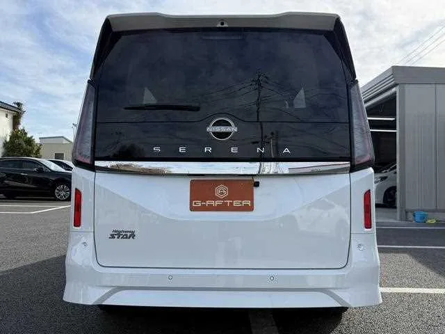 Nissan Serena 2025 — миниатюра 2
