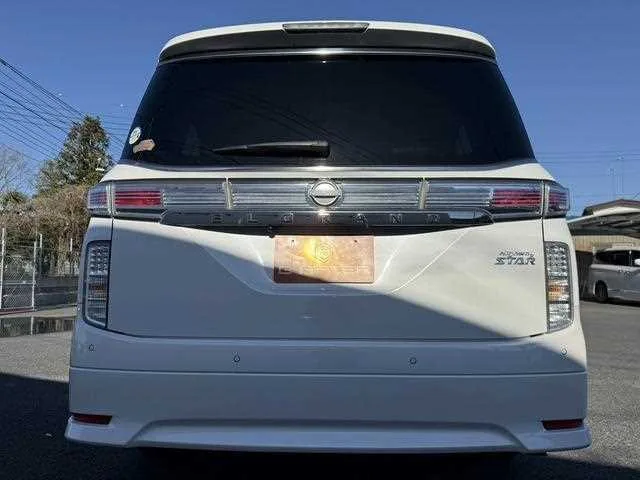 Nissan Elgrand 2024 — миниатюра 2