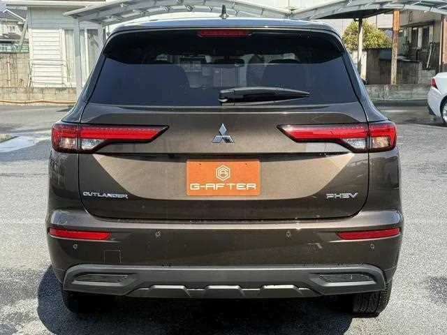 Mitsubishi Outlander 2023 — миниатюра 2