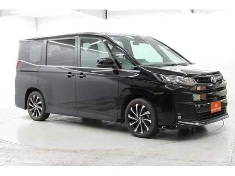 Toyota Noah 2023 купить в Москве