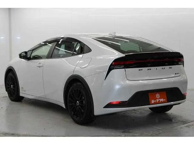 Toyota Prius 2023 — миниатюра 2