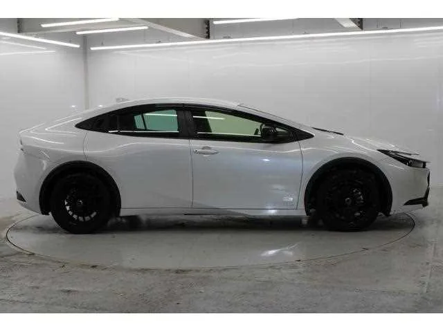 Toyota Prius 2023 — миниатюра 5