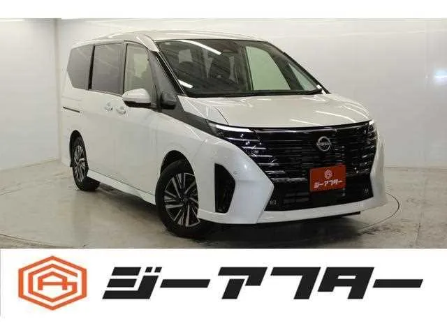 Nissan Serena 2023 — фото 1, купить с доставкой в Москву