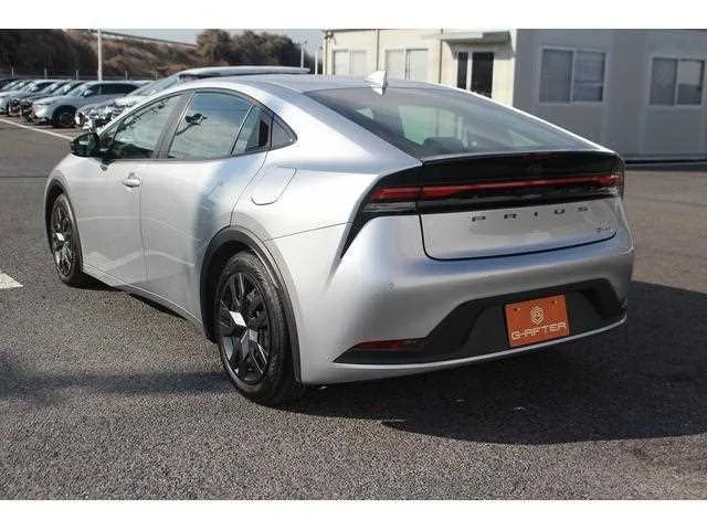 Toyota Prius 2025 — миниатюра 2