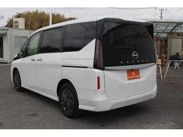 Nissan Serena 2023 — миниатюра 2