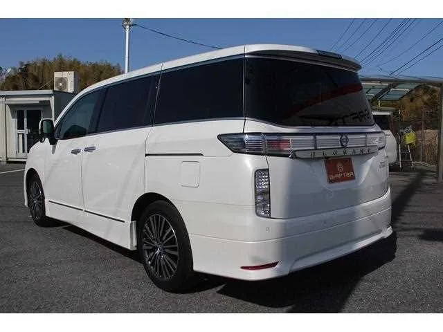 Nissan Elgrand 2024 — миниатюра 2