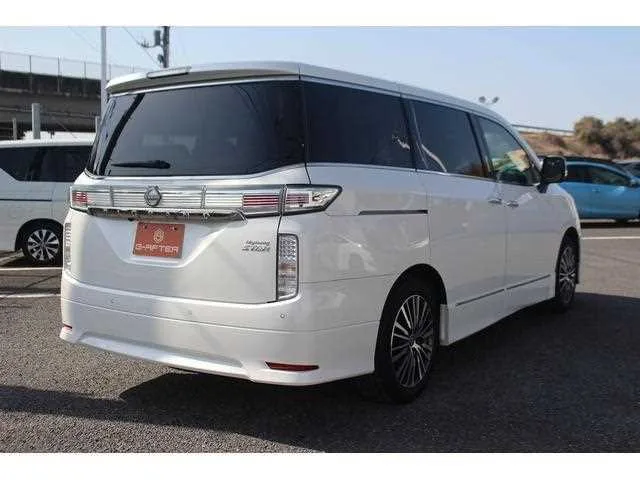 Nissan Elgrand 2024 — миниатюра 4