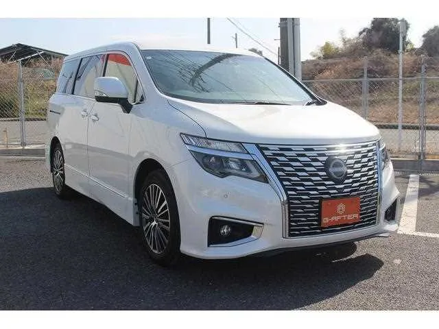 Nissan Elgrand 2024 — фото 1, купить с доставкой в Москву
