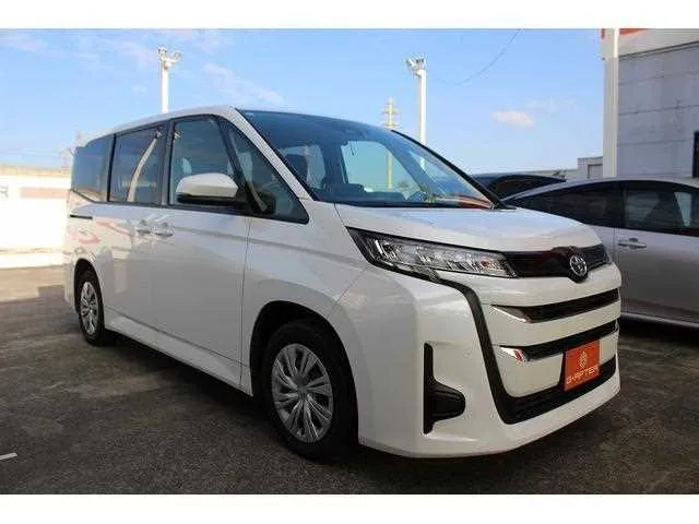 Toyota Noah 2022 — миниатюра 2
